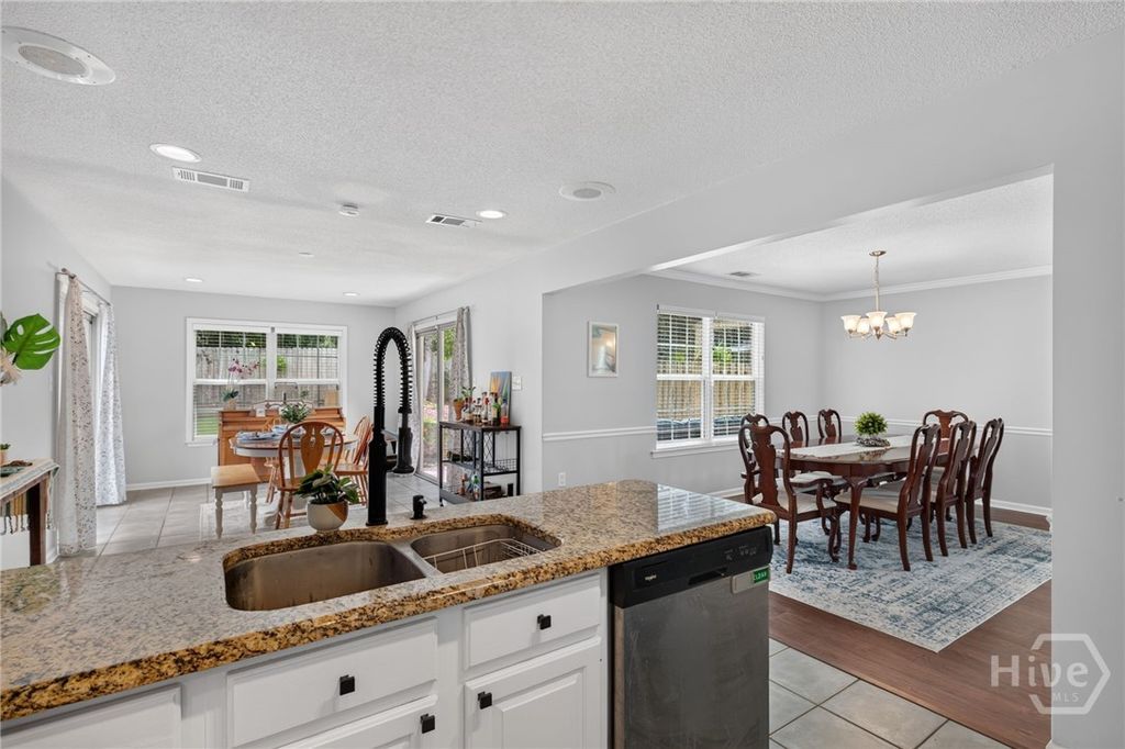Image 16 of property listing at 27 River Bluff Drive, Savannah, GA 31406