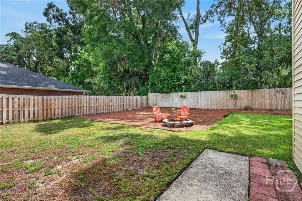 Image 37 of property listing at 27 River Bluff Drive, Savannah, GA 31406