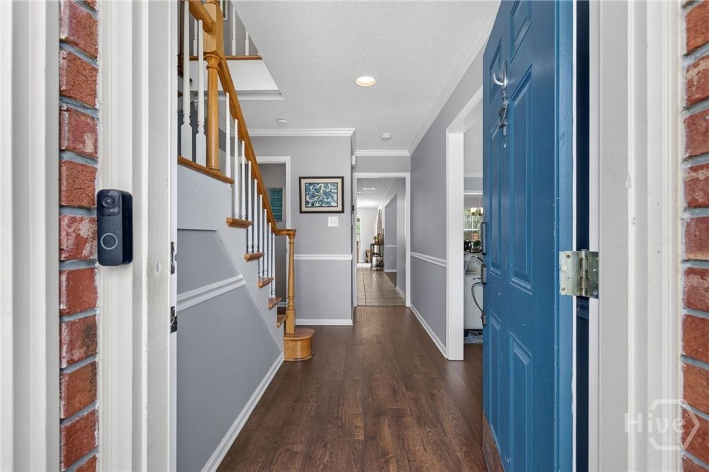 Image 5 of property listing at 27 River Bluff Drive, Savannah, GA 31406