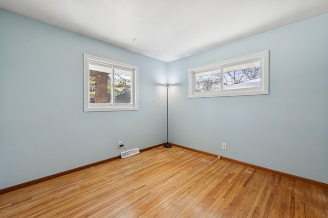 2912 W 88th Street, Bloomington, MN 55431