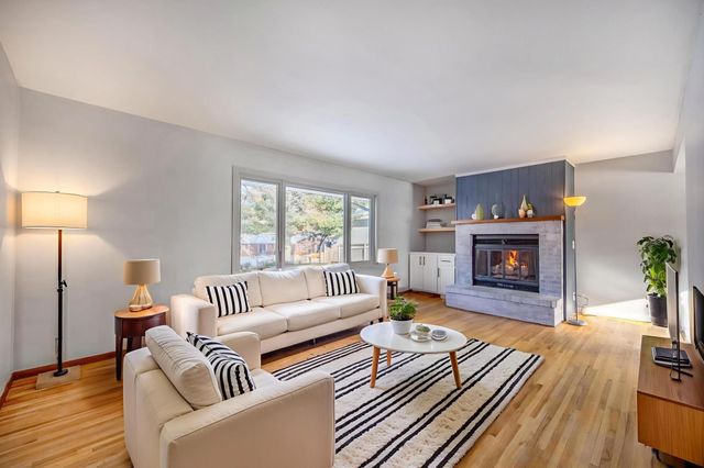 2912 W 88th Street, Bloomington, MN 55431