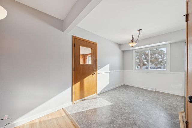 2912 W 88th Street, Bloomington, MN 55431