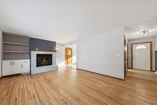 2912 W 88th Street, Bloomington, MN 55431