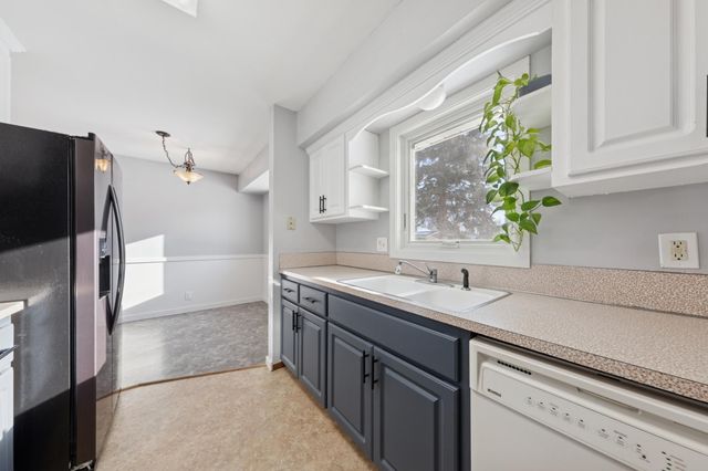 2912 W 88th Street, Bloomington, MN 55431