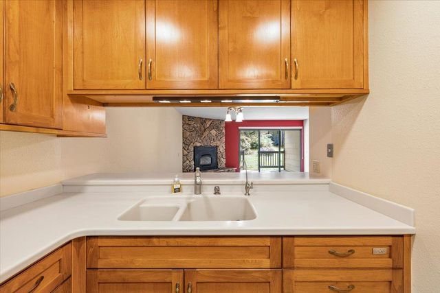 329 Gracie Rd, Nevada City, CA 95959