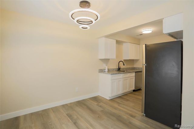 17920 Phyllis Street, Roseville, MI 48066