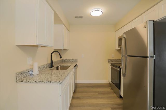 17920 Phyllis Street, Roseville, MI 48066