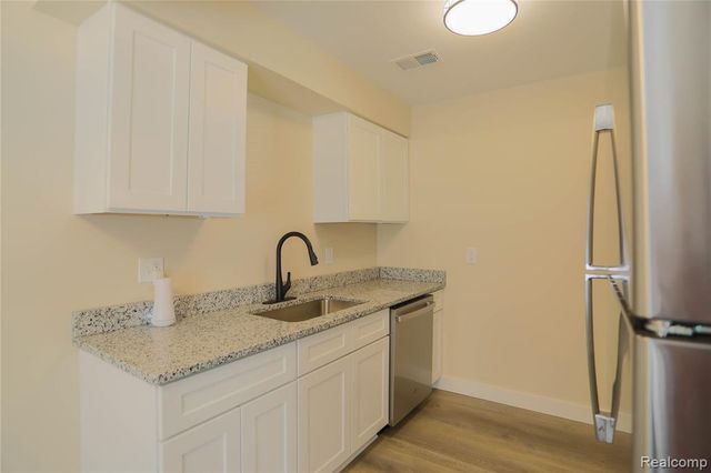 17920 Phyllis Street, Roseville, MI 48066