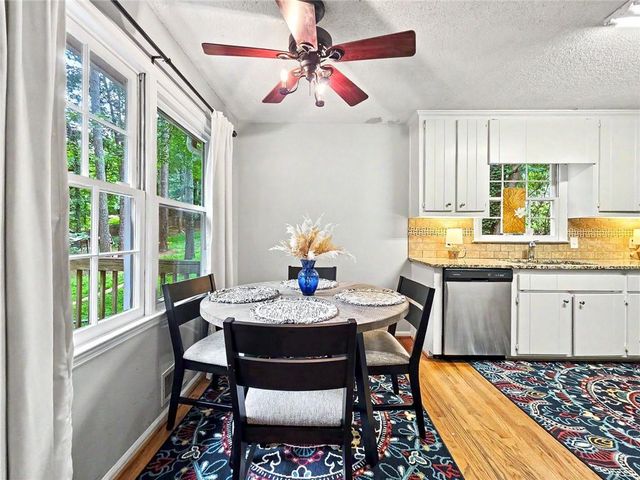 916 Little River Lane, Woodstock, GA 30189