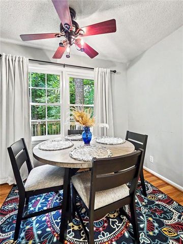 916 Little River Lane, Woodstock, GA 30189