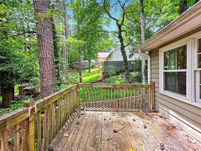 916 Little River Lane, Woodstock, GA 30189