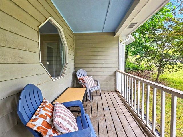 916 Little River Lane, Woodstock, GA 30189