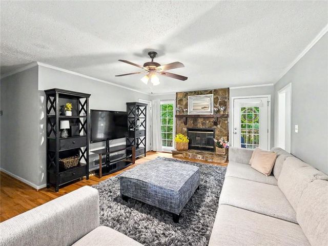 916 Little River Lane, Woodstock, GA 30189