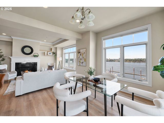 707 N HAYDEN ISLAND Dr 415, Portland, OR 97217