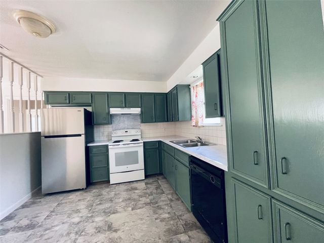 7402 Geneva DR A, Austin, TX 78723