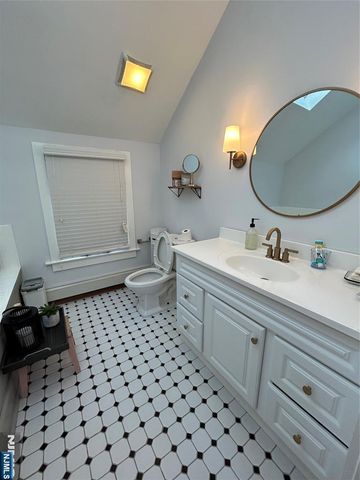 8 Virginia Street, Tenafly, NJ 07670