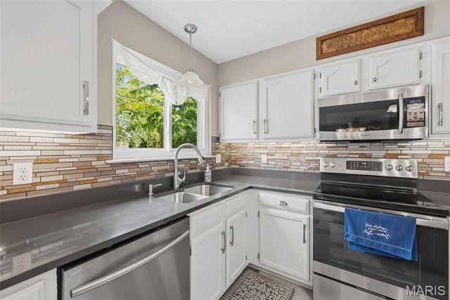 1010 Waldo Lane, St Charles, MO 63304