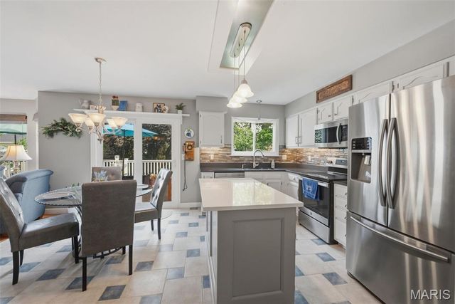 1010 Waldo Lane, St Charles, MO 63304