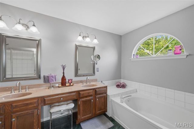 1010 Waldo Lane, St Charles, MO 63304