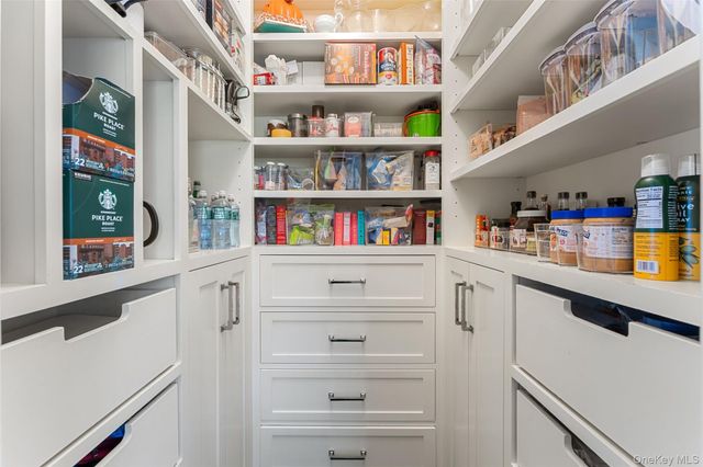 62 Old Orchard Lane, Scarsdale, NY 10583