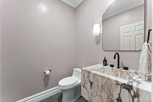 62 Old Orchard Lane, Scarsdale, NY 10583