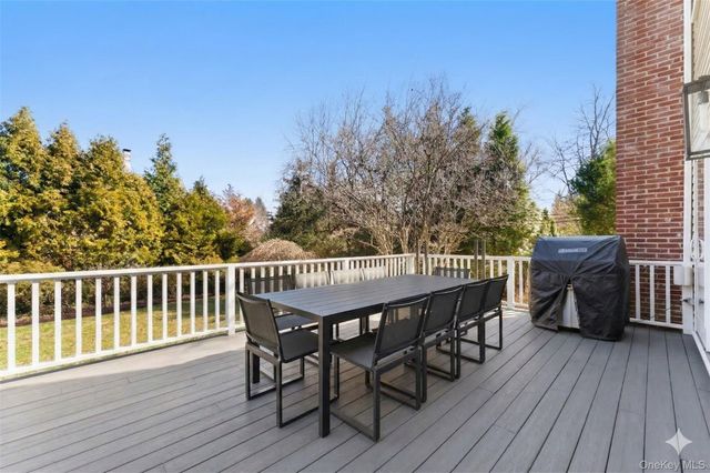 62 Old Orchard Lane, Scarsdale, NY 10583