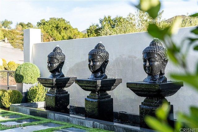 2691 Country Ridge Road, Calabasas, CA 91302