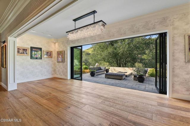 2691 Country Ridge Road, Calabasas, CA 91302