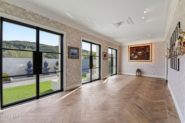 2691 Country Ridge Road, Calabasas, CA 91302