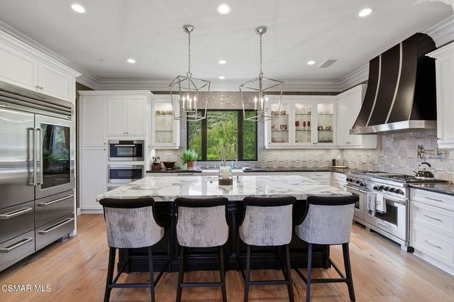 2691 Country Ridge Road, Calabasas, CA 91302