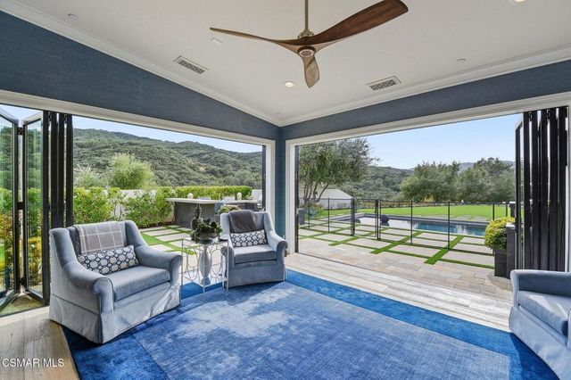 2691 Country Ridge Road, Calabasas, CA 91302