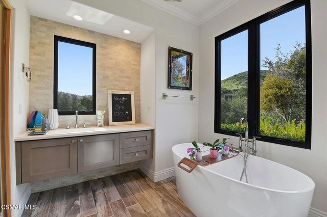 2691 Country Ridge Road, Calabasas, CA 91302