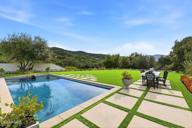 2691 Country Ridge Road, Calabasas, CA 91302