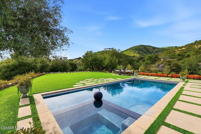 2691 Country Ridge Road, Calabasas, CA 91302