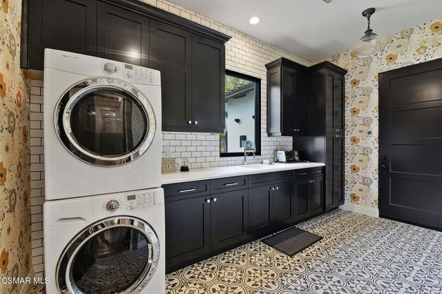 2691 Country Ridge Road, Calabasas, CA 91302