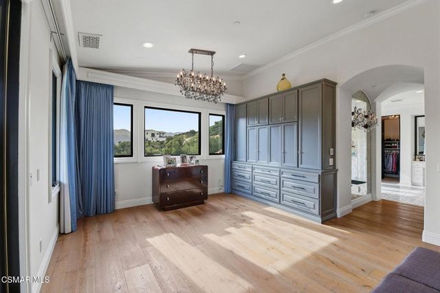 2691 Country Ridge Road, Calabasas, CA 91302