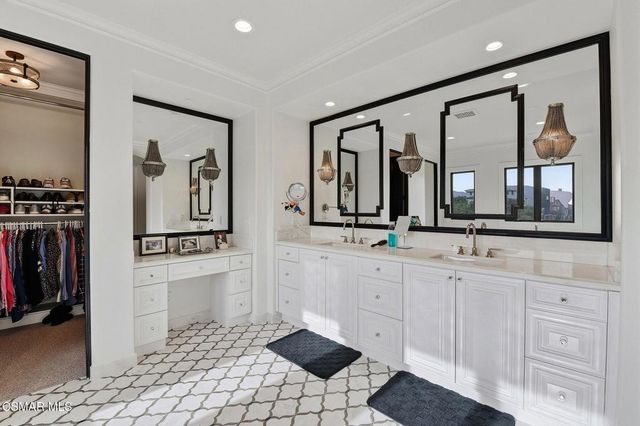 2691 Country Ridge Road, Calabasas, CA 91302