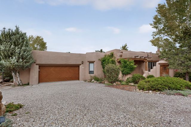 129 Cantera Circle, Santa Fe, NM 87501