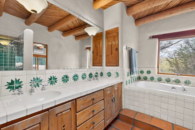129 Cantera Circle, Santa Fe, NM 87501