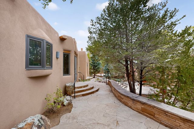 129 Cantera Circle, Santa Fe, NM 87501