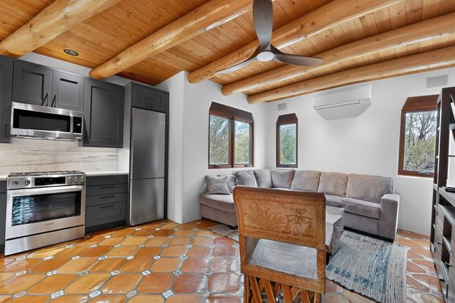 129 Cantera Circle, Santa Fe, NM 87501