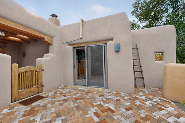 129 Cantera Circle, Santa Fe, NM 87501