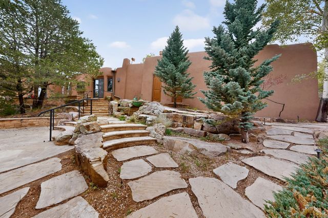 129 Cantera Circle, Santa Fe, NM 87501
