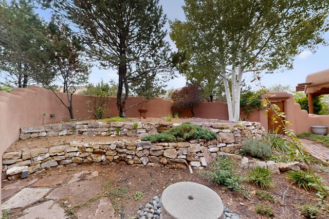 129 Cantera Circle, Santa Fe, NM 87501