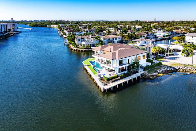 2934 NE 8th Avenue, Boca Raton, FL 33431