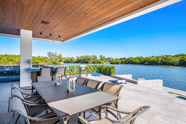 2934 NE 8th Avenue, Boca Raton, FL 33431