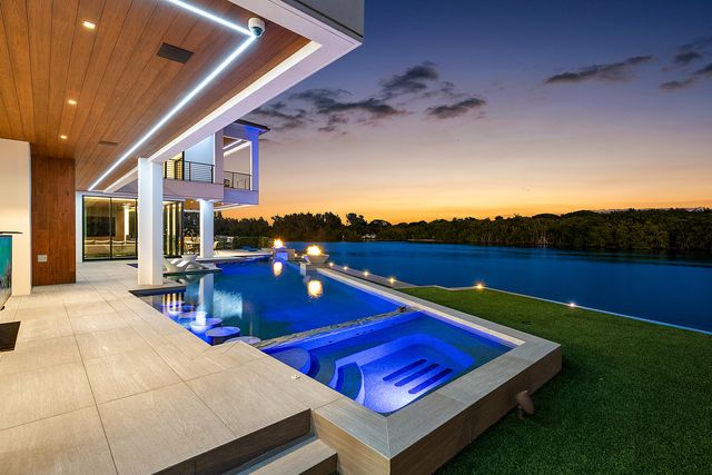 2934 NE 8th Avenue, Boca Raton, FL 33431