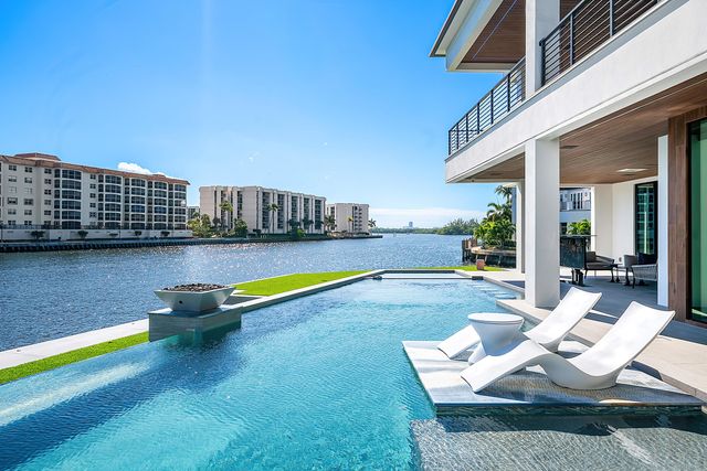 2934 NE 8th Avenue, Boca Raton, FL 33431