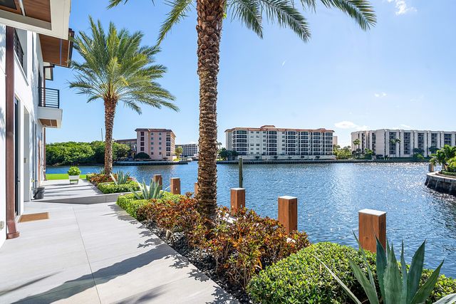 2934 NE 8th Avenue, Boca Raton, FL 33431