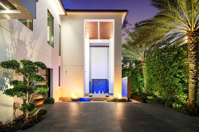2934 NE 8th Avenue, Boca Raton, FL 33431